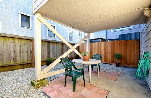 Richmond District House | Tasteful Condo with Office + Garage - Near Parks, Museums and Restaurants