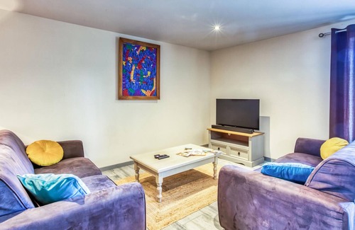 Sainte-Juliette-sur-Viaur House | Tasteful, family-friendly vacation home with private outdoor pool.