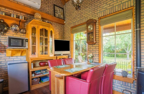 Wijnaldum House | Tasteful holiday home in Wijnaldum with garden