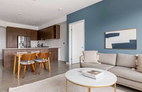 Mission Valley Apartment | Tasteful Mission Valley 1BR w/Gym, Pool & Spa, nr Bars, by Blueground