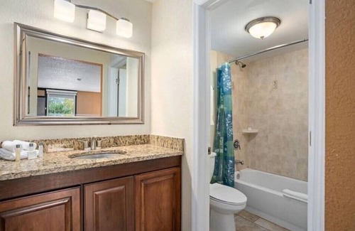 Historic Downtown Kissimmee Hotel | Tasteful Room with 2 DBL Beds Near Local-favorite Spots