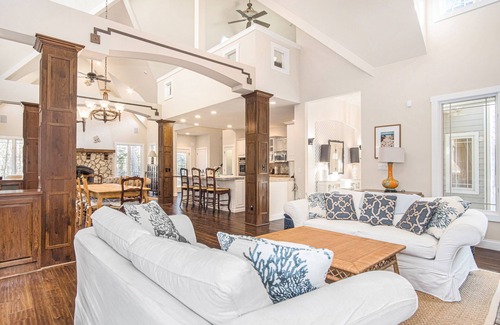 Grand Beach House | Tastefully-decorated high-end home with private pool, fast WiFi & on-site tennis