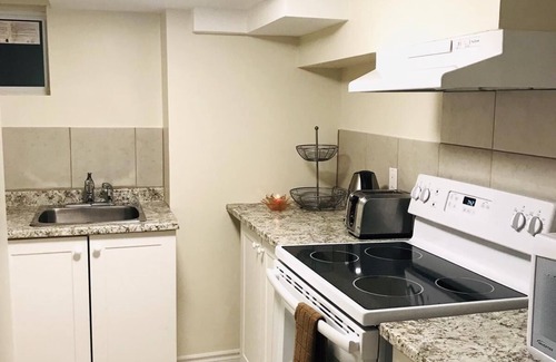Burlington Apartment | Tastefully decorated spacious apartment Burlington