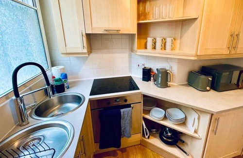 Bath Apartment | Tastefully decorated, central apartment with parking