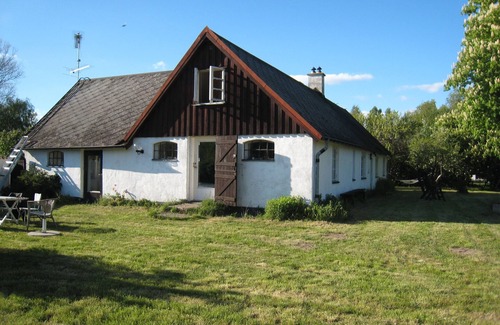 Loderup House | Tastefully decorated Skåne meadow in nature reserve near the sea