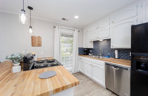 Pelham House | Tastefully designed 4-Bedroom Townhome! Open Concept