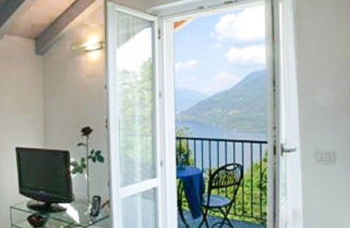 Sant'Agata Apartment | Tastefully furnished 3-room apartment with balcony and garden