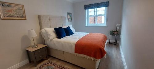 City Centre Dublin Apartment | Tastefully Refurbed 2bed - 3 mins to Trinity & Docks