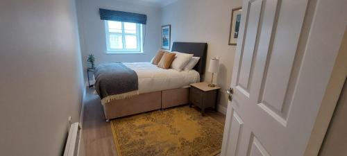 City Centre Dublin Apartment | Tastefully Refurbed 2bed - 3 mins to Trinity & Docks