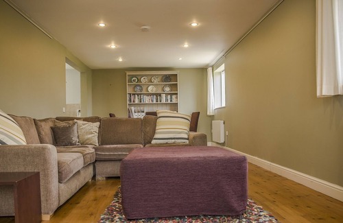 Stanton Drew Cottage | Tastefully restored hilltop cottage apartment in Dundry near Bristol