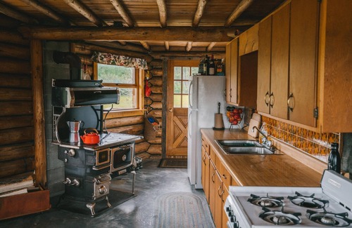 Tatla Lake Cabin | Tatla Lake Cariboo BC. Eco Lodge, Lake Access, Farm Stay. Monthly rentals.