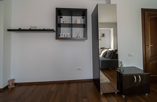 Otopeni Apartment | Tatu bar&grill apartment
