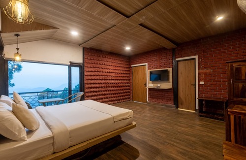Lansdowne Hotel | tatvam resort