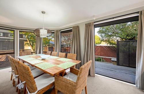 Rainbow Point House | Taupo Escape - Rainbow Point Holiday Home