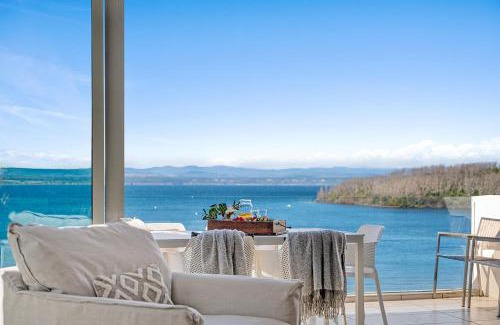 Acacia Bay Apartment | Taupo Penthouse