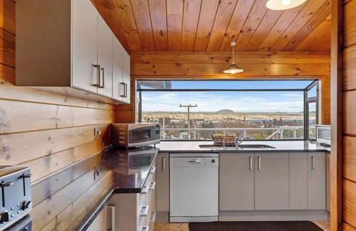 Taupo House | Taupo Views-family Retreat
