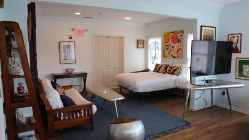 Somers Point Hotel | Tavern on the Bay Hotel - Frank Sinatra Suite