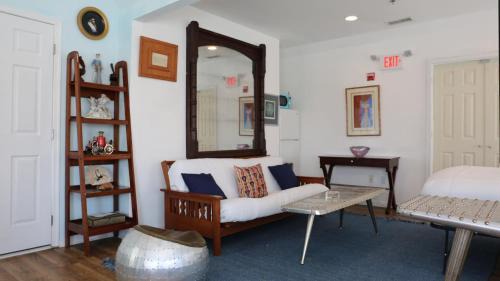 Somers Point Hotel | Tavern on the Bay Hotel - Frank Sinatra Suite