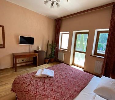 Romankiv Hotel | Taverna