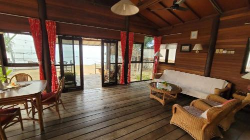 Anyer Apartment | Taverno Villa