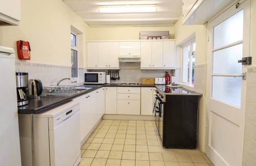 Llwyngwril Cottage | TAWELFAN, pet friendly, country holiday cottage in Llwyngwril