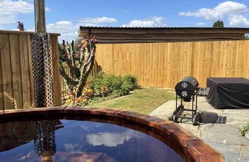 Bodmin Cottage | Tawnawood - Two Bedroom Cottage, Sleeps 6