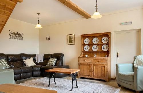 Longnor House | Tawny Barn