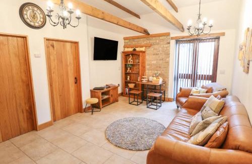 Alford House | Tawny Cottage