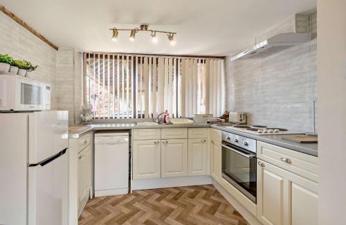 Newton-on-Rawcliffe House | Tawny cottage