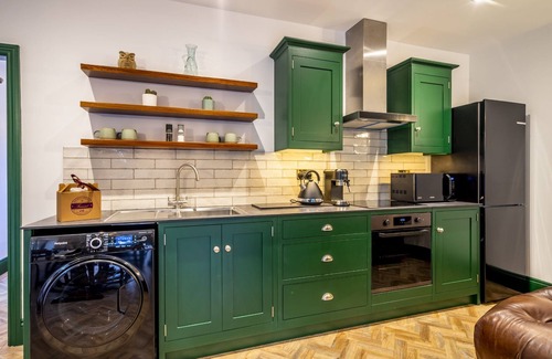 Acomb House | Tawny Lodge - a couples retreat that sleeps 2 guests in 1 bedroom