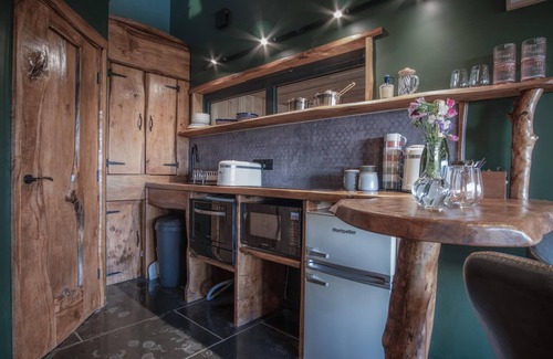 Tiers Cross Ski Chalet | Tawny Lodge - Luxurious 1 Bedroom - Blossom Farm