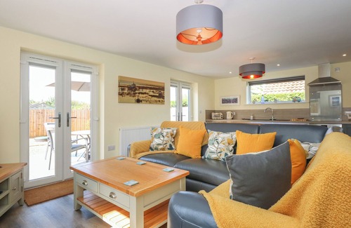 Ringstead House | TAWNY'S ROOST, pet friendly, with a garden in Snettisham