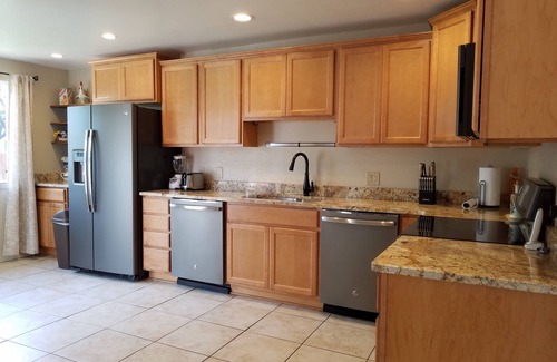Crescent City House | Taylor House, beautiful views of Lighthouse, Ocean and Brother Jonathan Park