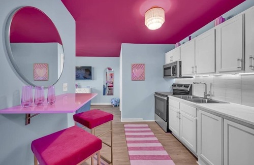Hope Gardens Apartment | Taylor Swift Themed Apartment!