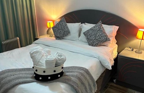 Greater Johannesburg Metropolitan Area Apartment | Taznet Homes - 3 Bedroomed House