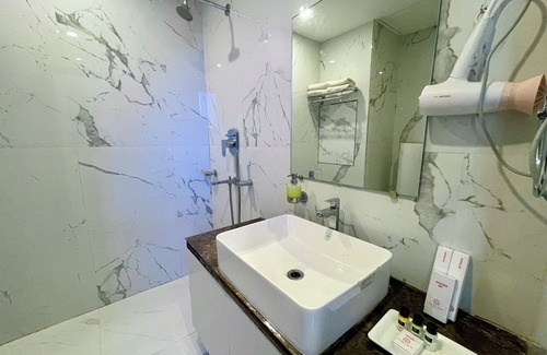 Puri Hotel | TBS Sea View - Full AC- Pool & Breakfast