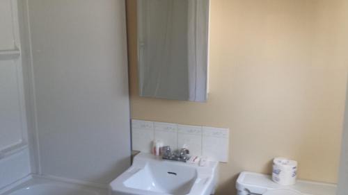 Medicine Hat Hotel | TC Motel