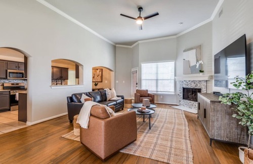 North Central Carrollton House | TCH - 3bd/2.5ba home in Carrollton with Workspace