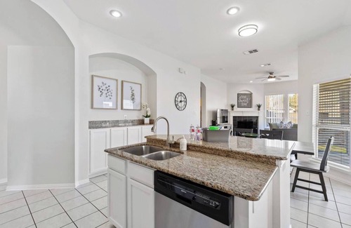 Frisco House | TCH - Cozy 3bd/2ba home in Frisco with Workspace