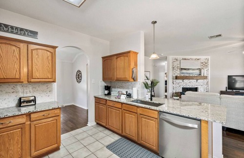 Murphy House | TCH - Cozy 3bd/2ba home in Murphy with Office Area