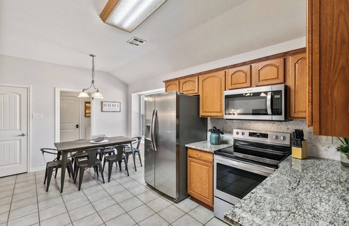 Murphy House | TCH - Cozy 3bd/2ba home in Murphy with Office Area