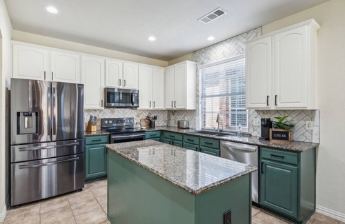 Lantana House | TCH - Cozy 4bd/2.5ba home in Lantana w/workspace