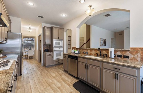 Flower Mound House | TCH - Spacious 4bd/2ba in Flower Mound w/Workspace