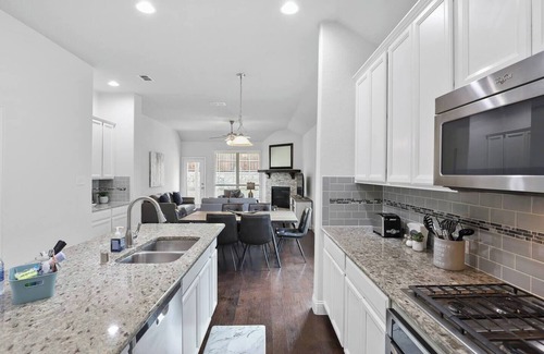 Little Elm House | TCH - Spacious 4bd/2ba home in Little Elm w/Office