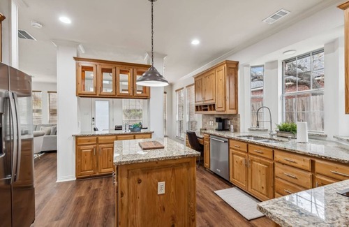 South Arlington House | TCH - Spacious 4bd/3.5ba home in Mansfield