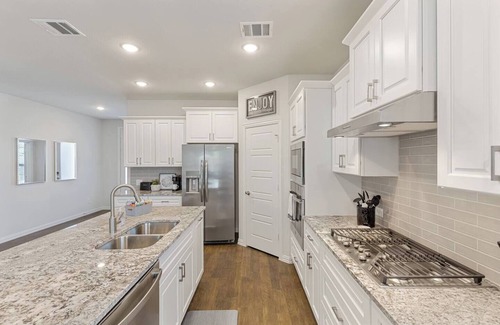 Northlake House | TCH - Spacious 5bd/3ba home in Northlake w/Office