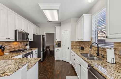 Flower Mound House | TCH - Spacious 5bd/4ba home in Flower Mound w/Off.