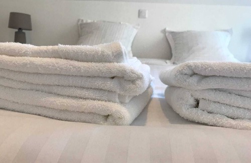 Saint-Quentin-en-Tourmont Bed & Breakfast | Tchot Pierre room in the Baie de Somme near the Parc du Marquenterre