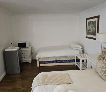 Lynnwood Ridge House | TCS on Lynnwood Guesthouse