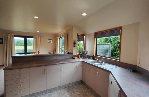 Te Anau House | Te Anau Dusky Delight